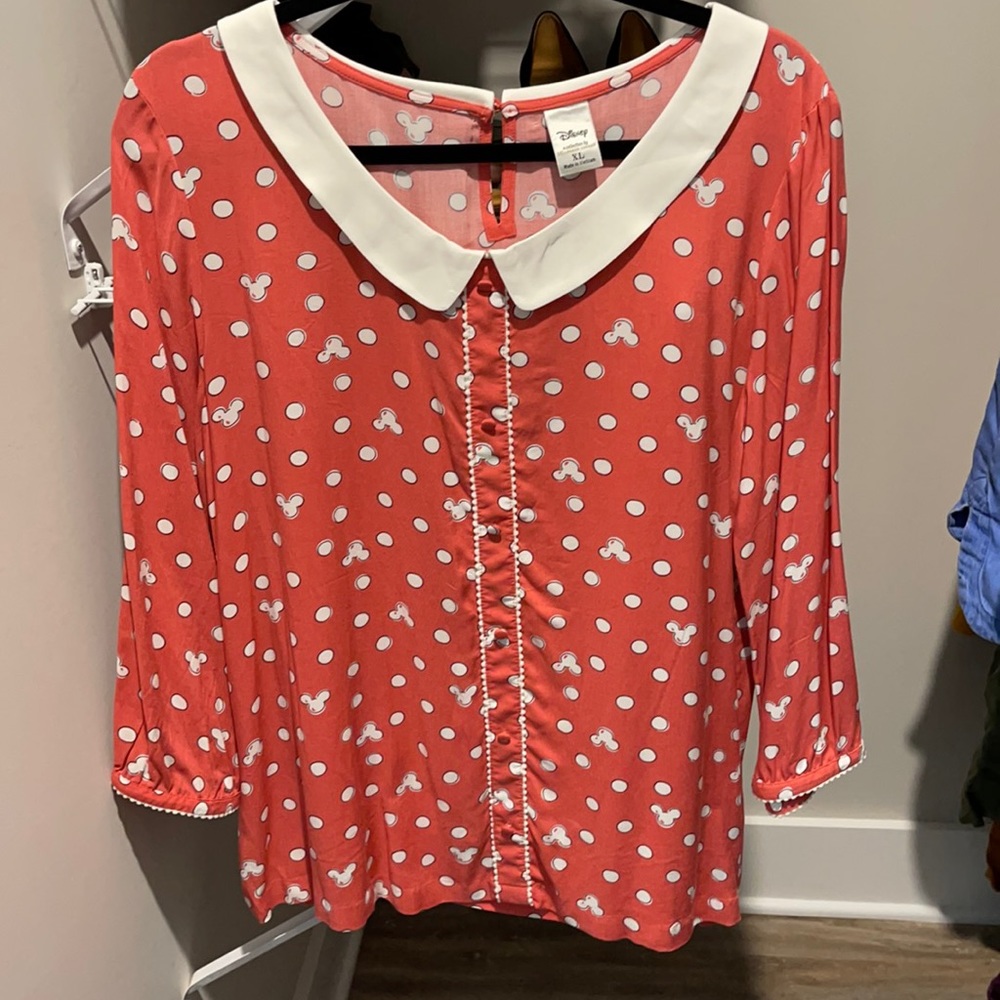 Disney top with white collar